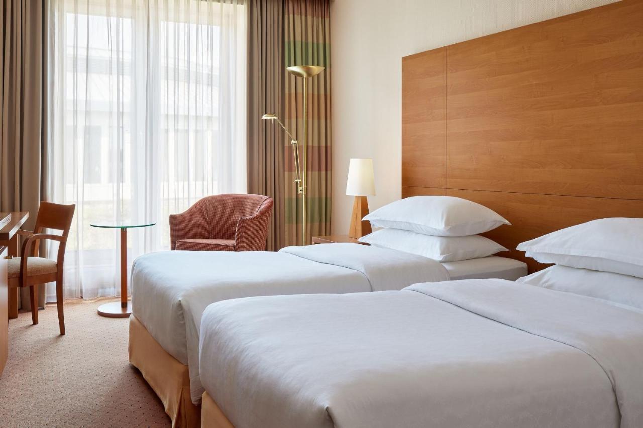 Sheraton Duesseldorf Airport Hotel Екстериор снимка