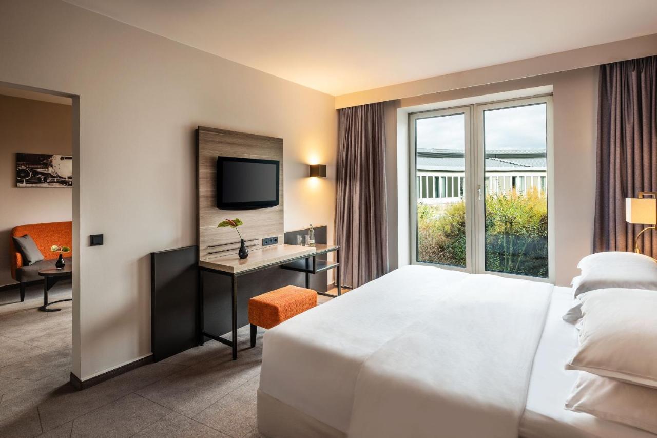 Sheraton Duesseldorf Airport Hotel Екстериор снимка