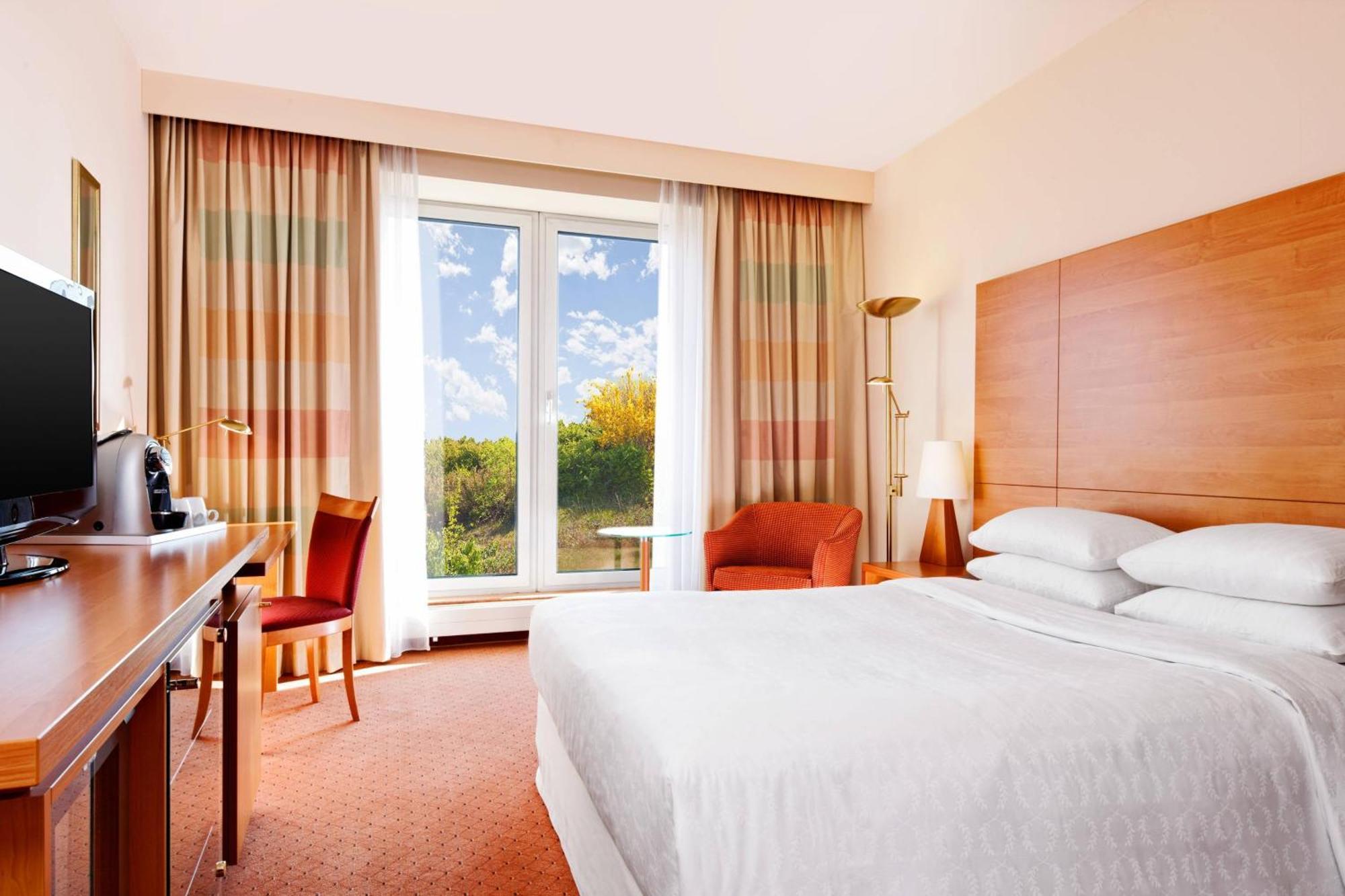 Sheraton Duesseldorf Airport Hotel Екстериор снимка