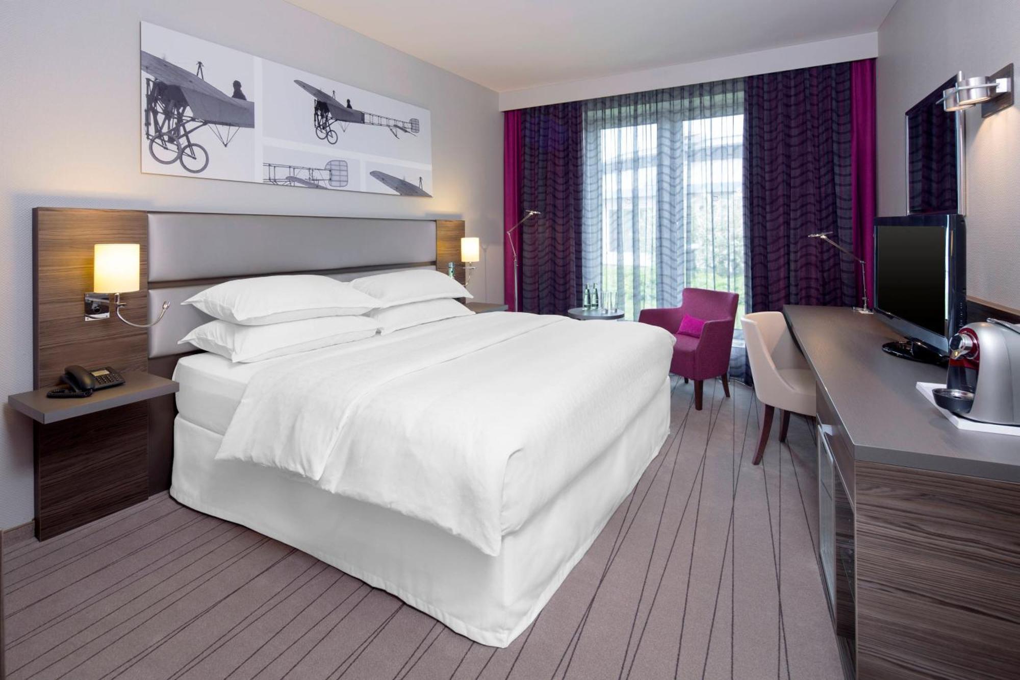 Sheraton Duesseldorf Airport Hotel Екстериор снимка