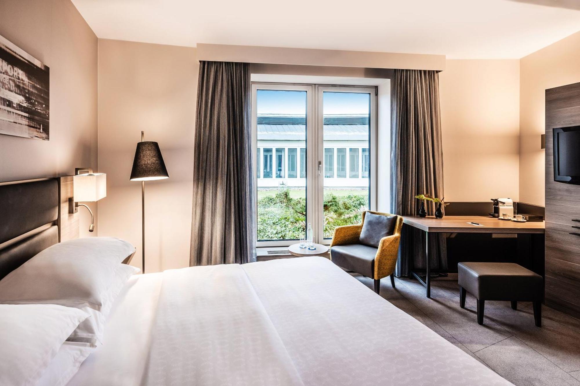 Sheraton Duesseldorf Airport Hotel Екстериор снимка